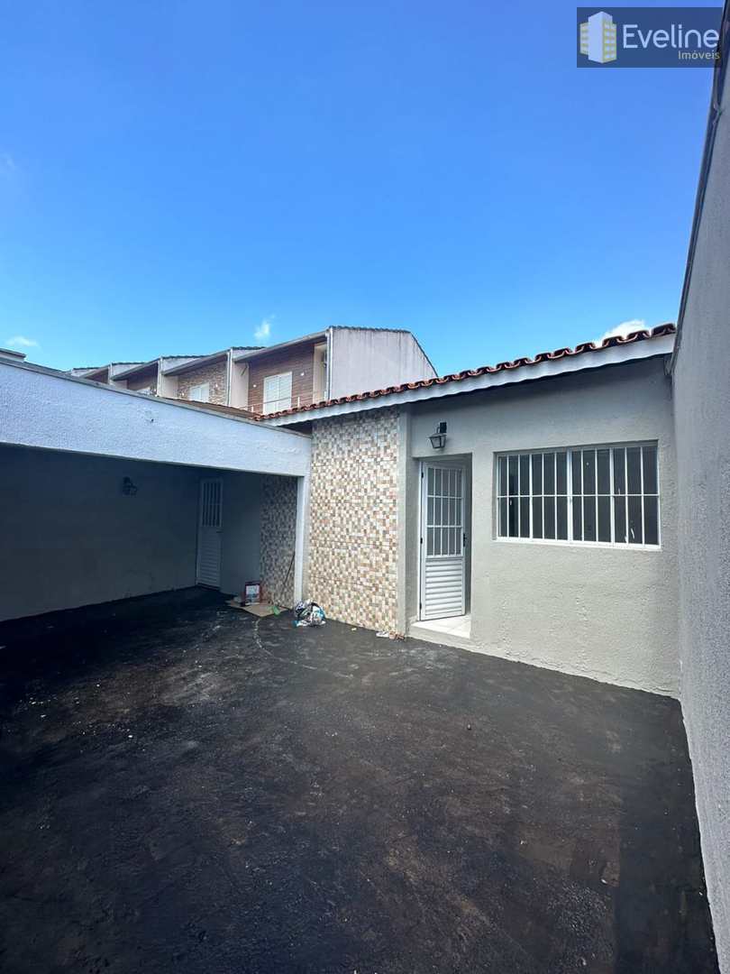 Casa à venda com 3 quartos, 150m² - Foto 1