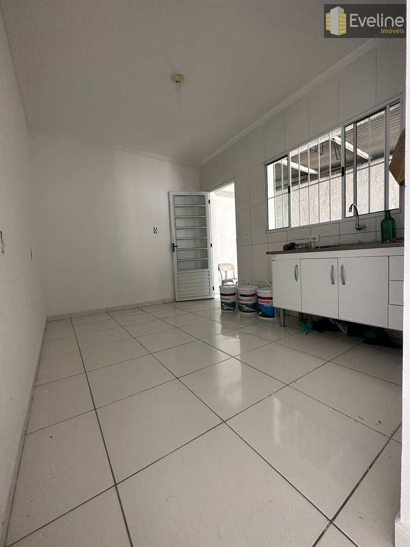 Casa à venda com 3 quartos, 150m² - Foto 4