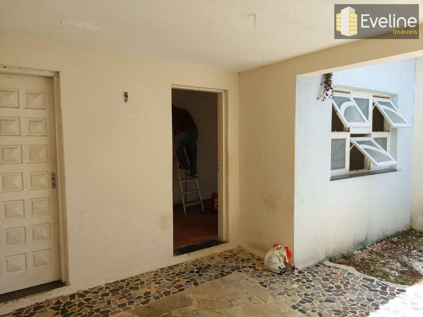 Casa à venda com 2 quartos, 60m² - Foto 1