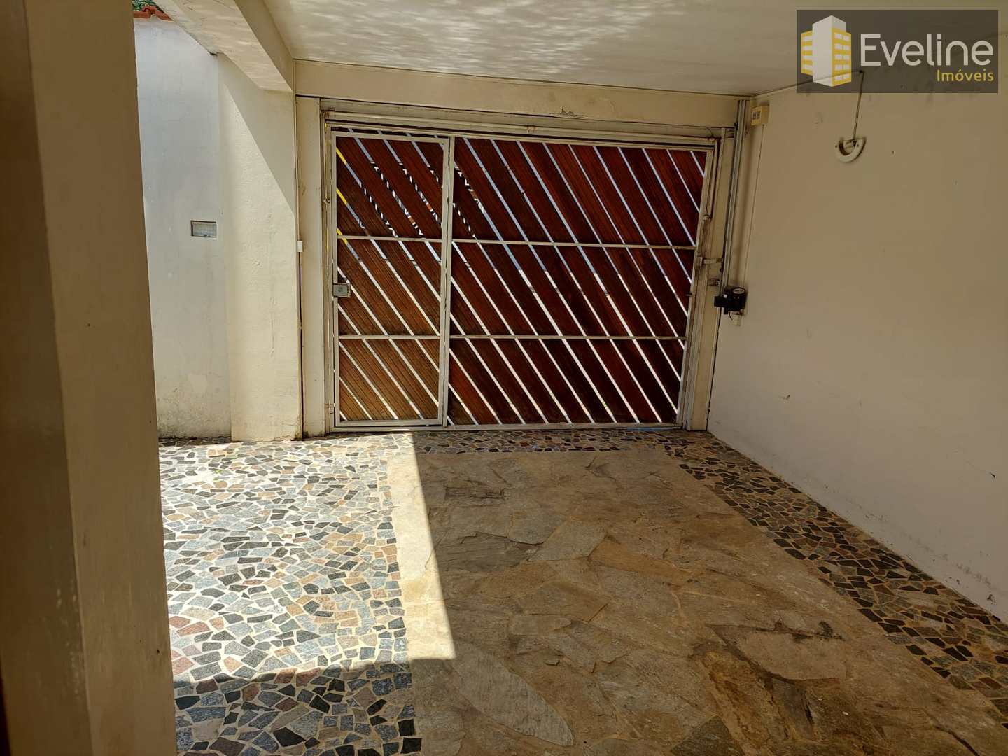 Casa à venda com 2 quartos, 60m² - Foto 2