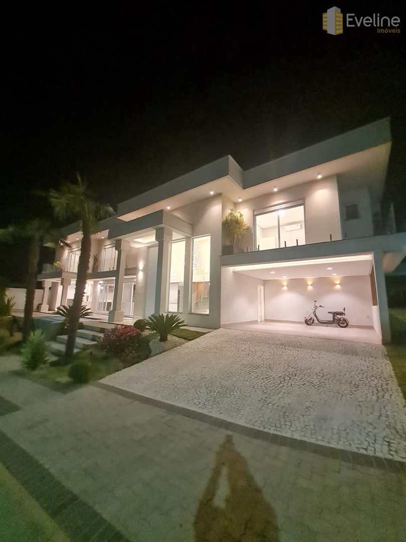 Casa de Condomínio à venda com 3 quartos, 225m² - Foto 2