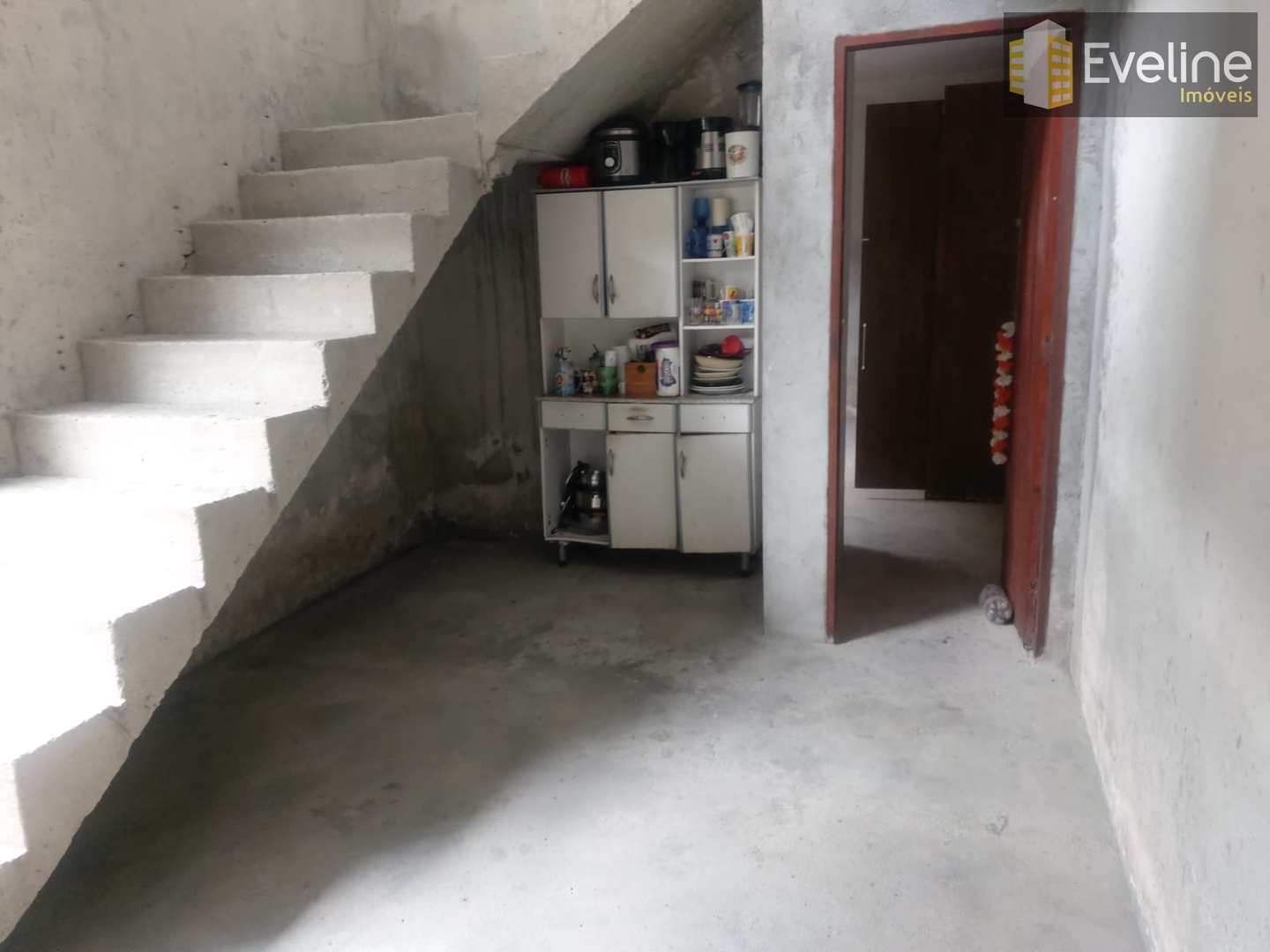 Sobrado à venda com 3 quartos, 246m² - Foto 1