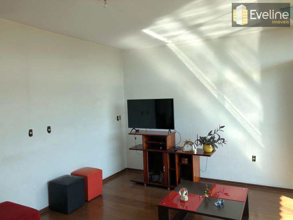 Casa à venda com 3 quartos, 340m² - Foto 12