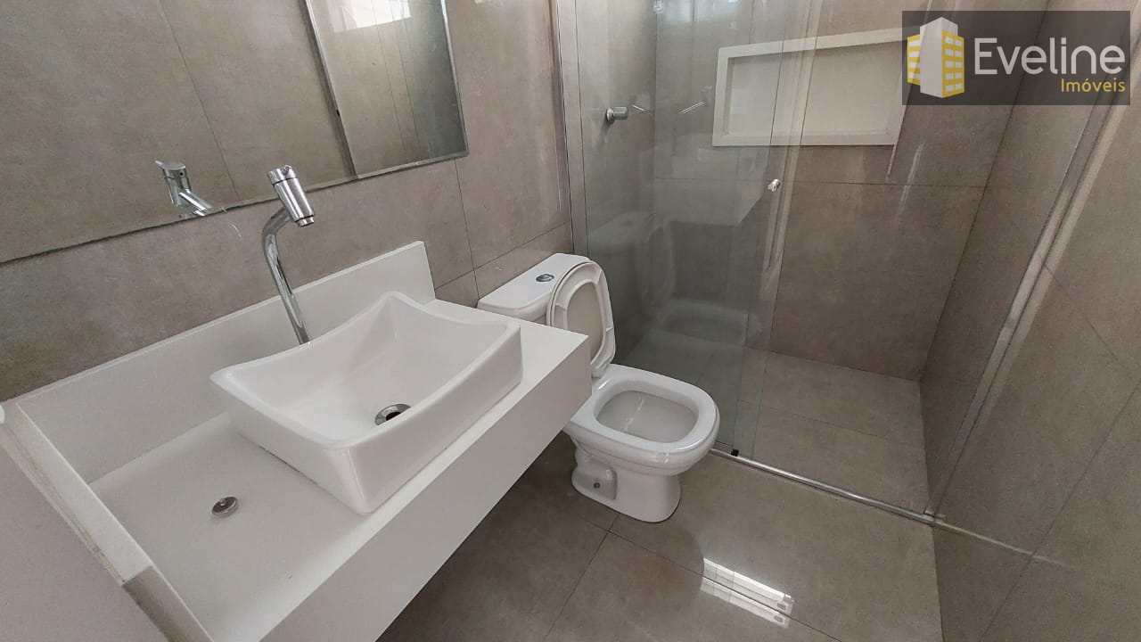 Casa à venda com 3 quartos, 210m² - Foto 14