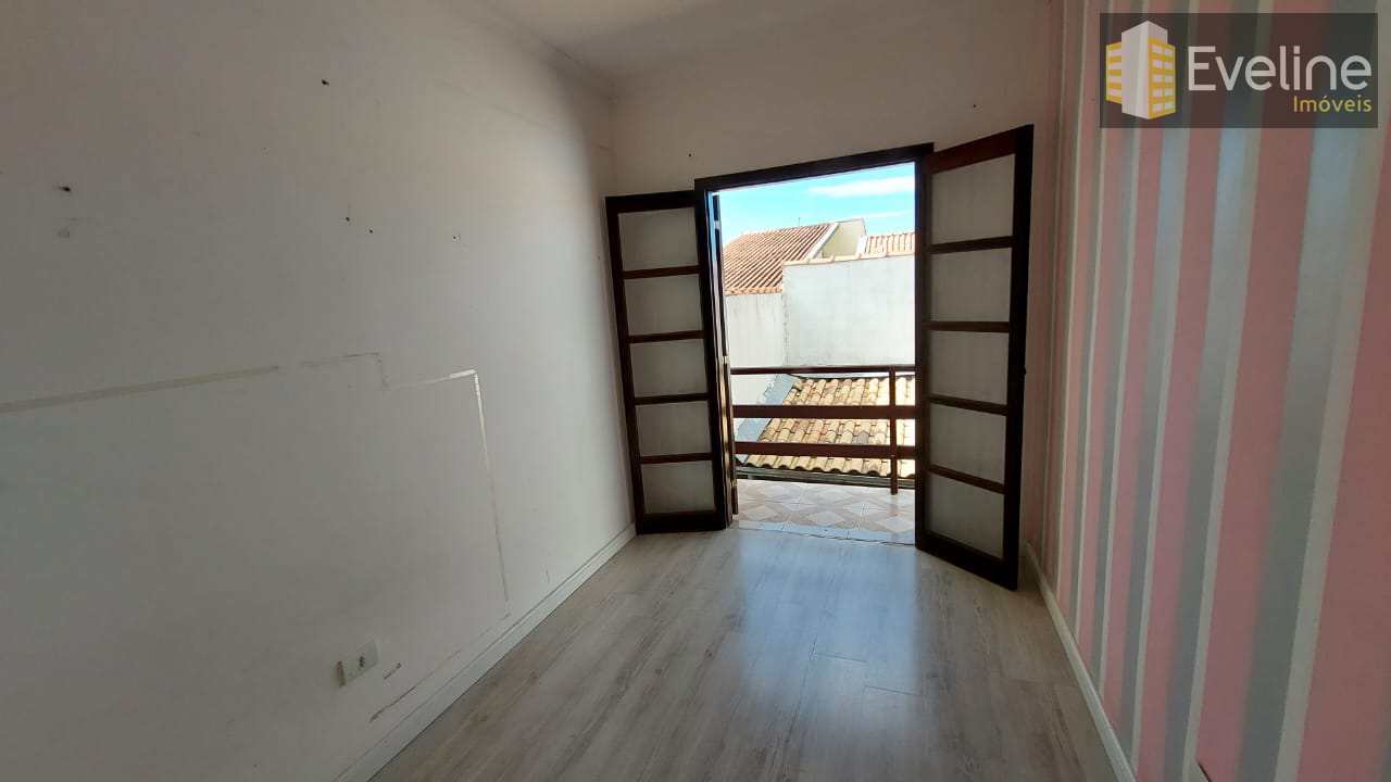 Casa à venda com 3 quartos, 210m² - Foto 16