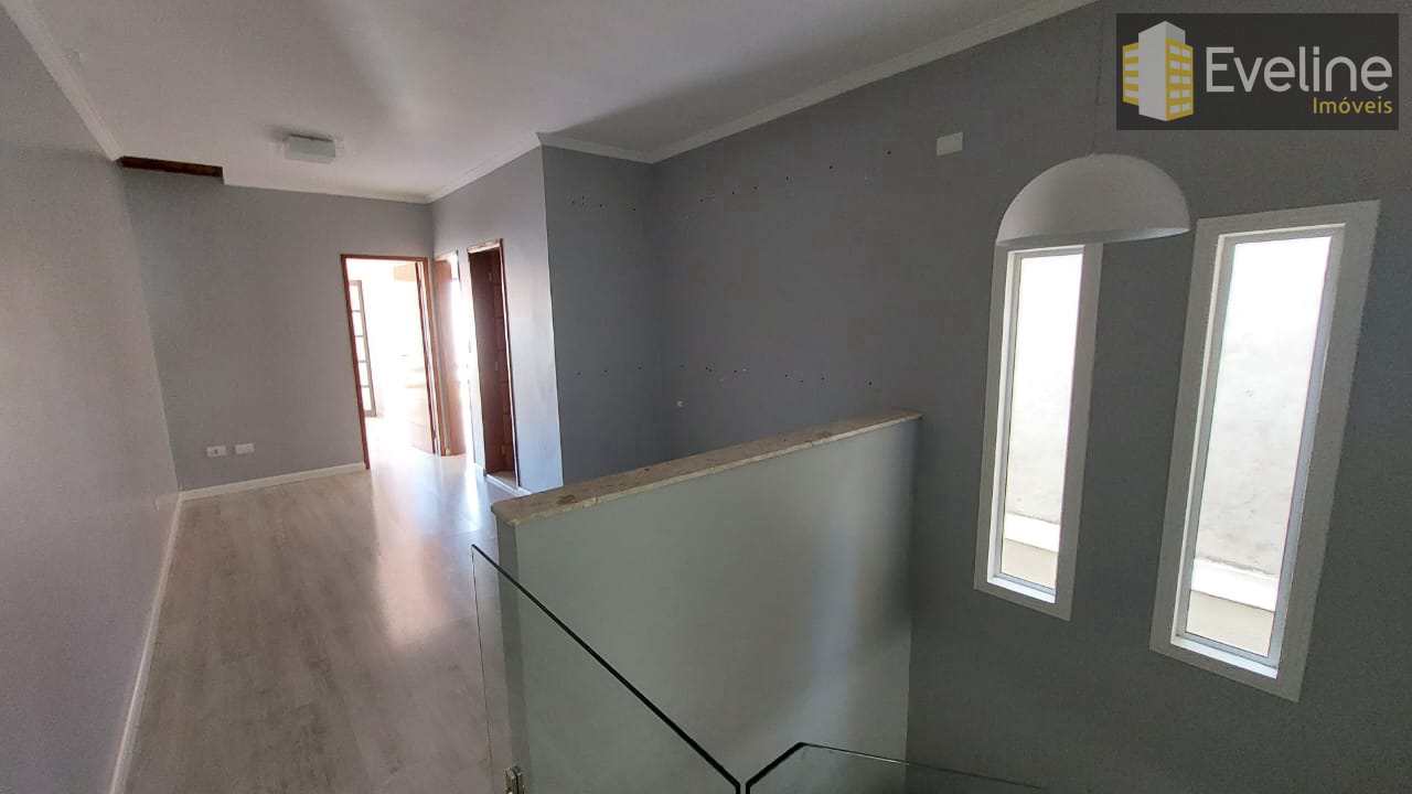 Casa à venda com 3 quartos, 210m² - Foto 10