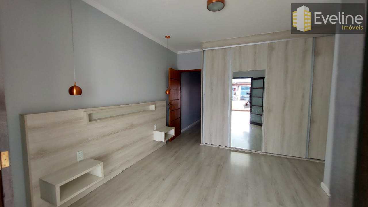 Casa à venda com 3 quartos, 210m² - Foto 12