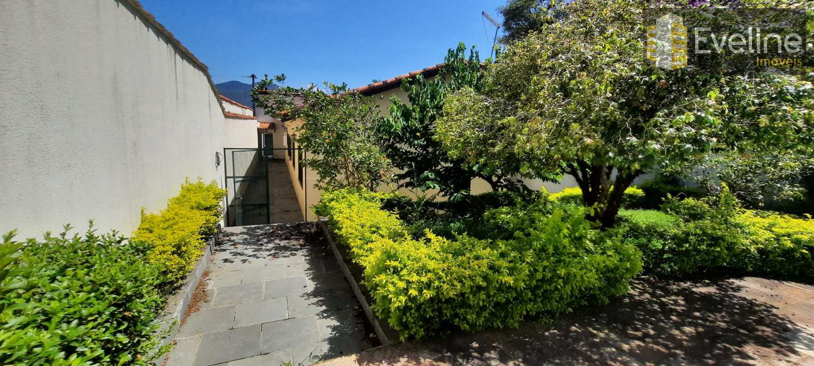 Casa à venda com 4 quartos, 220m² - Foto 5