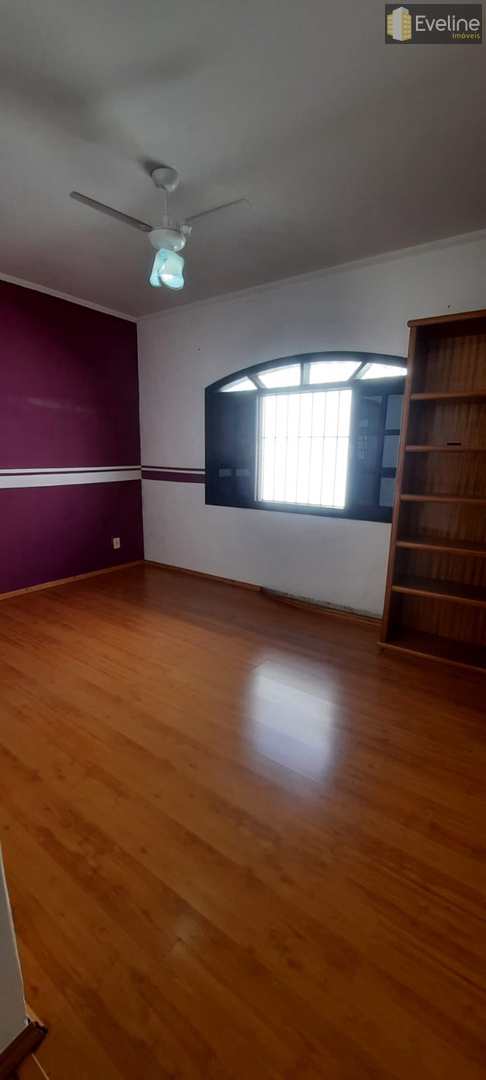 Casa à venda com 4 quartos, 220m² - Foto 16