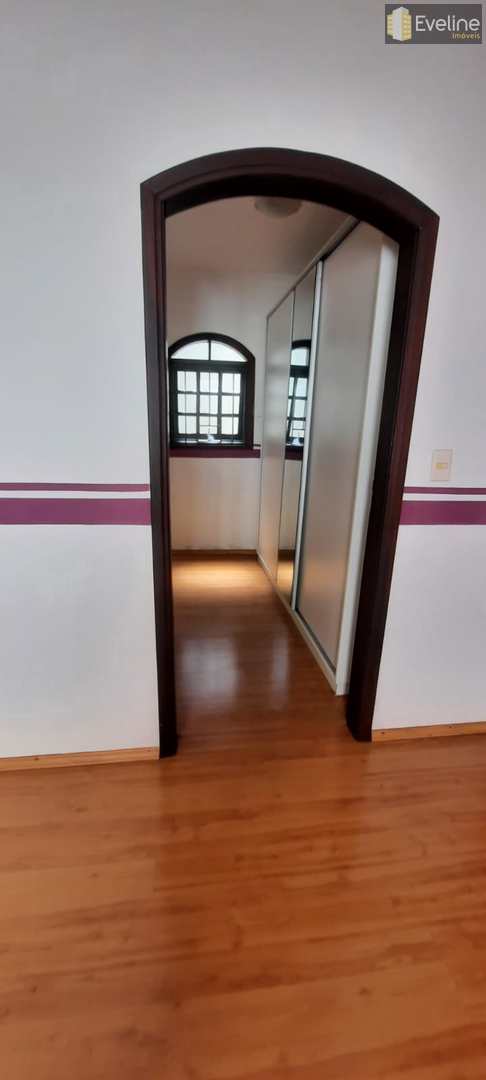 Casa à venda com 4 quartos, 220m² - Foto 18