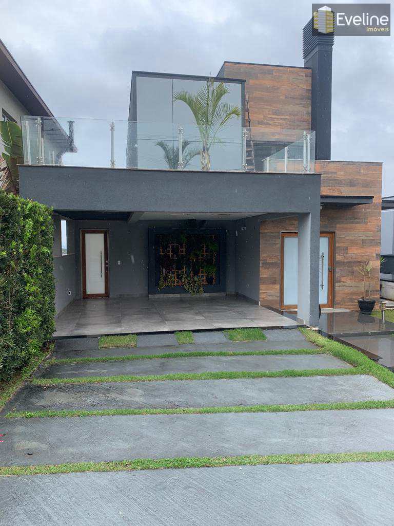 Casa de Condomínio à venda com 4 quartos, 260m² - Foto 1