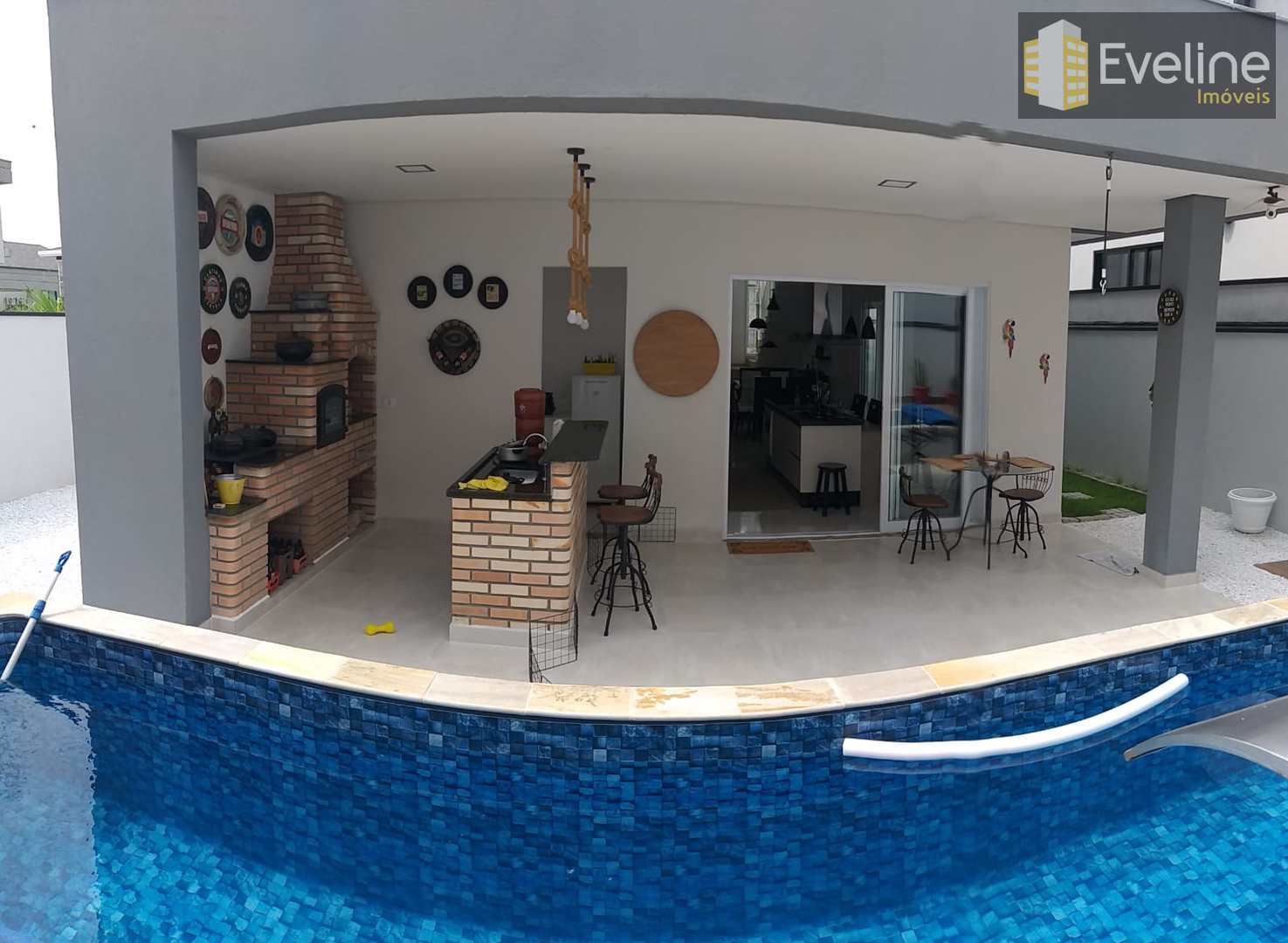 Casa de Condomínio à venda com 3 quartos, 197m² - Foto 2