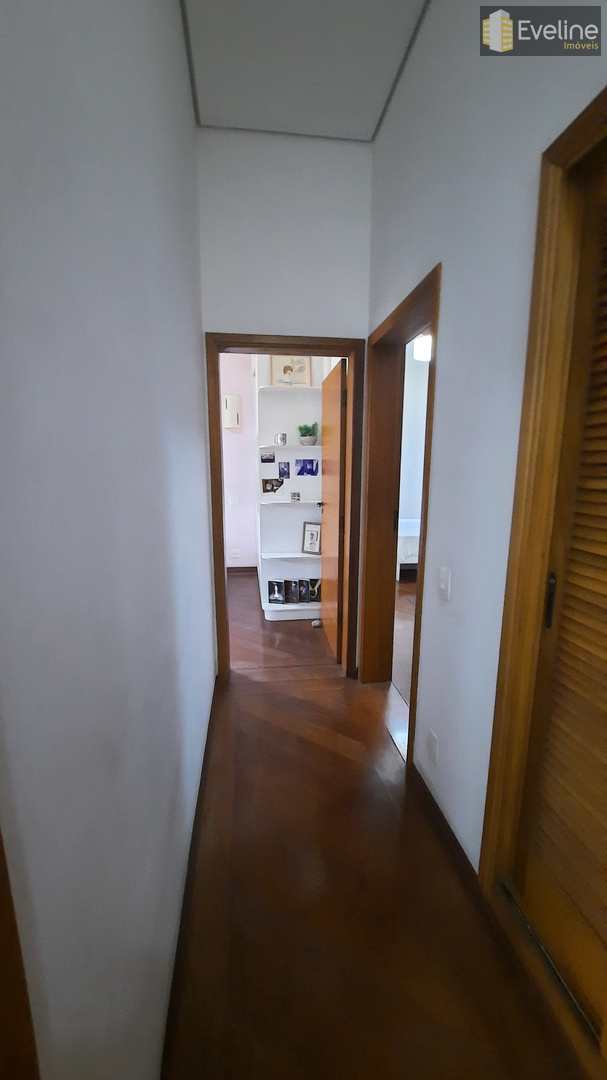 Casa à venda com 3 quartos, 300m² - Foto 31