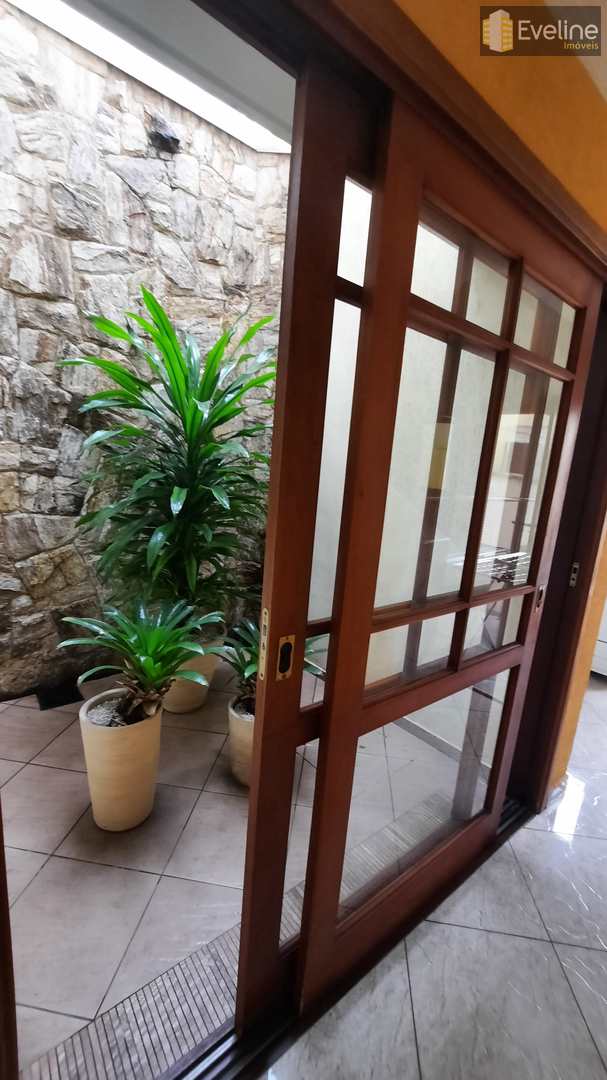 Casa à venda com 3 quartos, 300m² - Foto 9