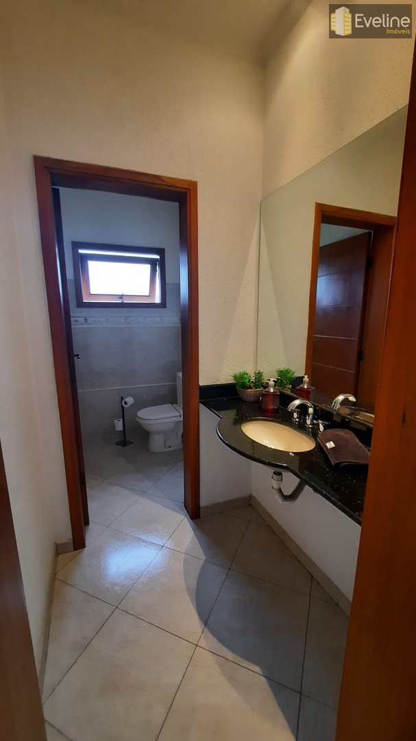 Casa à venda com 3 quartos, 300m² - Foto 4