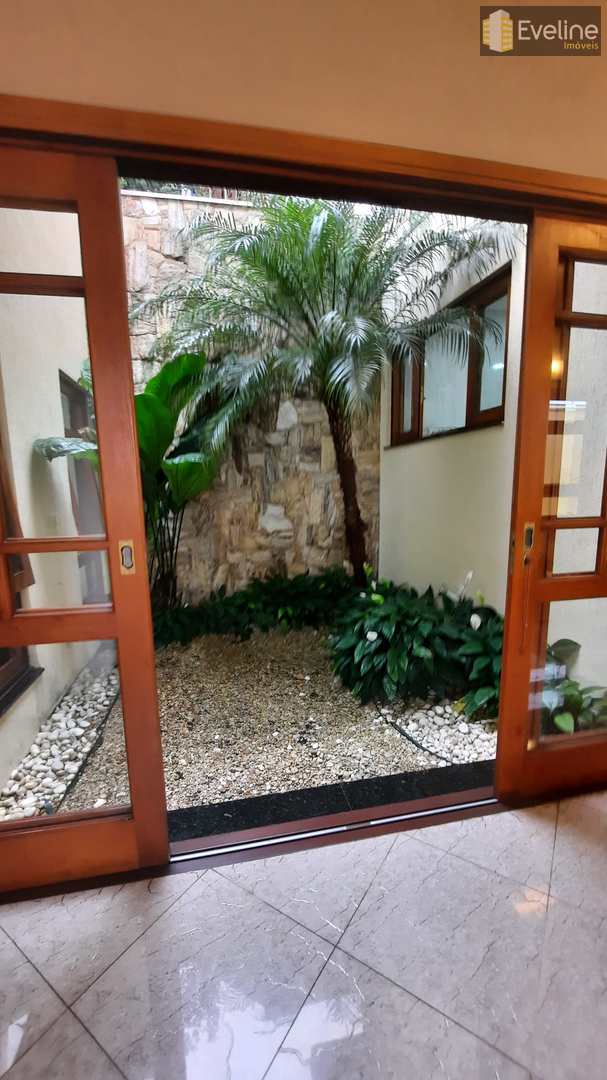 Casa à venda com 3 quartos, 300m² - Foto 8