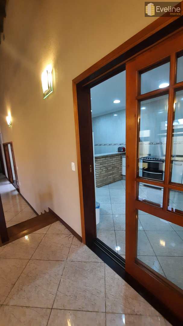 Casa à venda com 3 quartos, 300m² - Foto 13