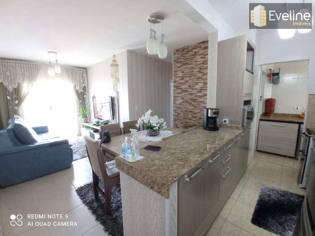 Apartamento à venda com 3 quartos, 77m² - Foto 1