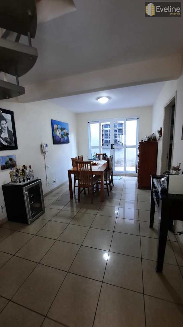 Casa à venda com 3 quartos, 175m² - Foto 3