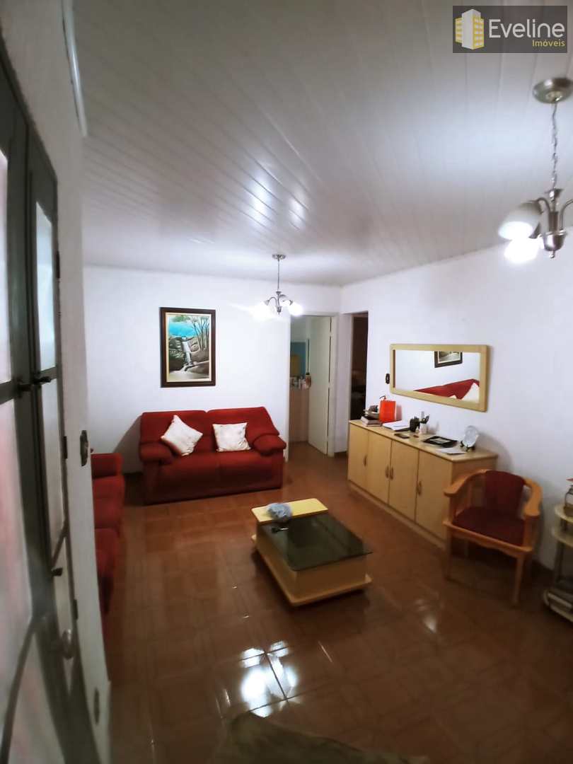 Casa à venda com 3 quartos, 200m² - Foto 2