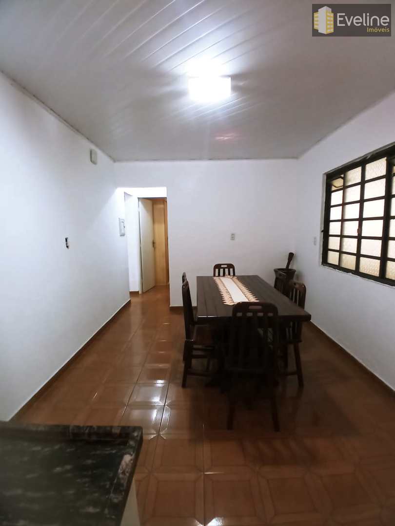 Casa à venda com 3 quartos, 200m² - Foto 3