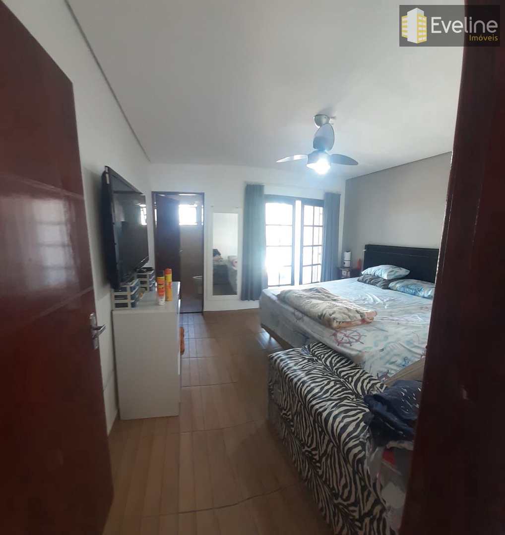 Casa à venda com 3 quartos, 210m² - Foto 6