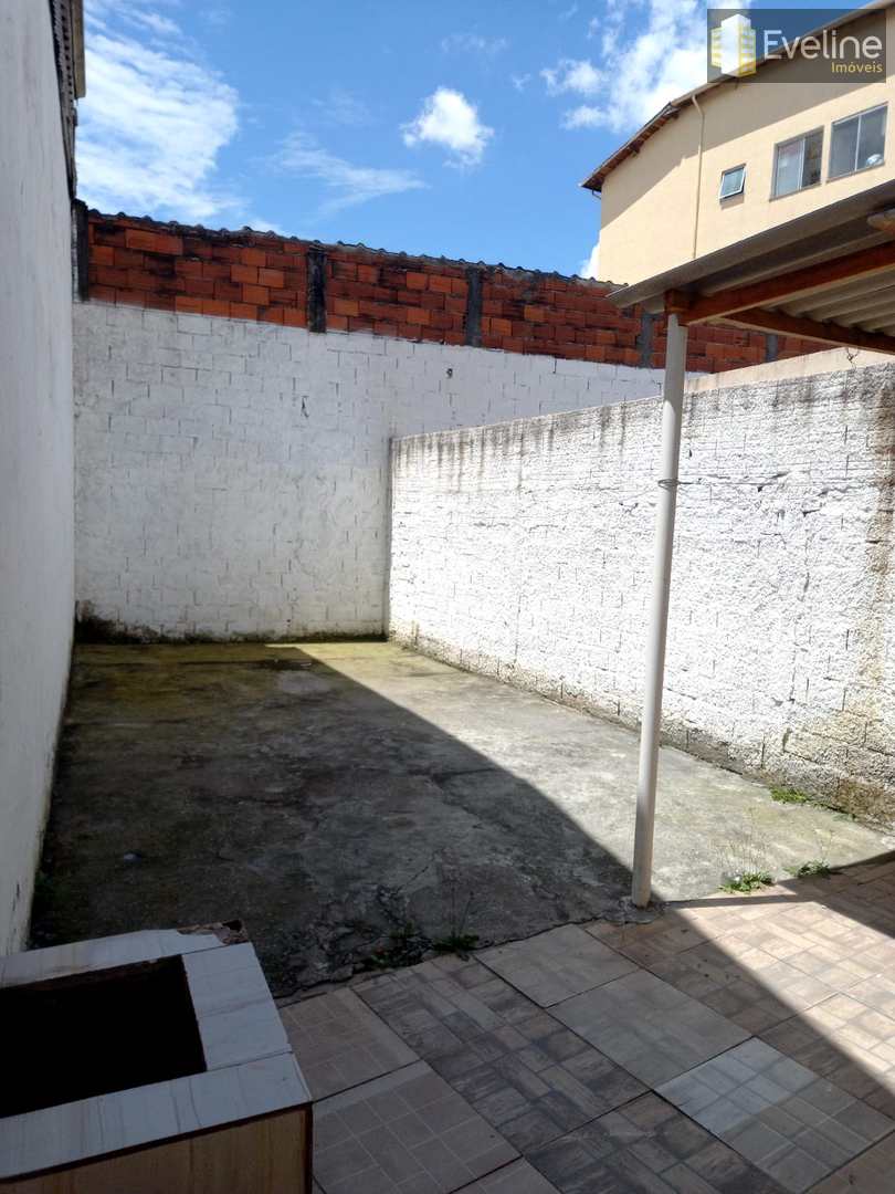 Casa para alugar com 2 quartos, 50m² - Foto 16