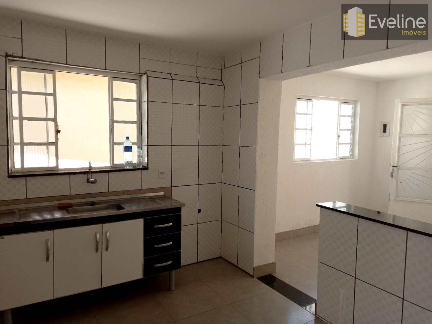 Casa para alugar com 2 quartos, 50m² - Foto 4