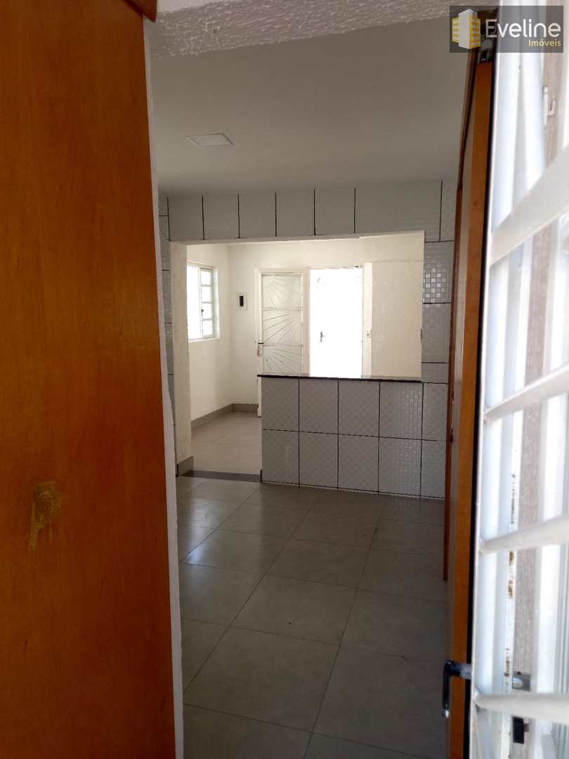 Casa para alugar com 2 quartos, 50m² - Foto 8