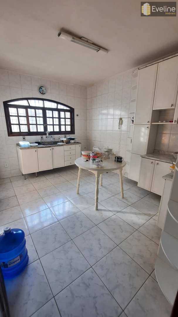 Casa à venda com 3 quartos, 90m² - Foto 3