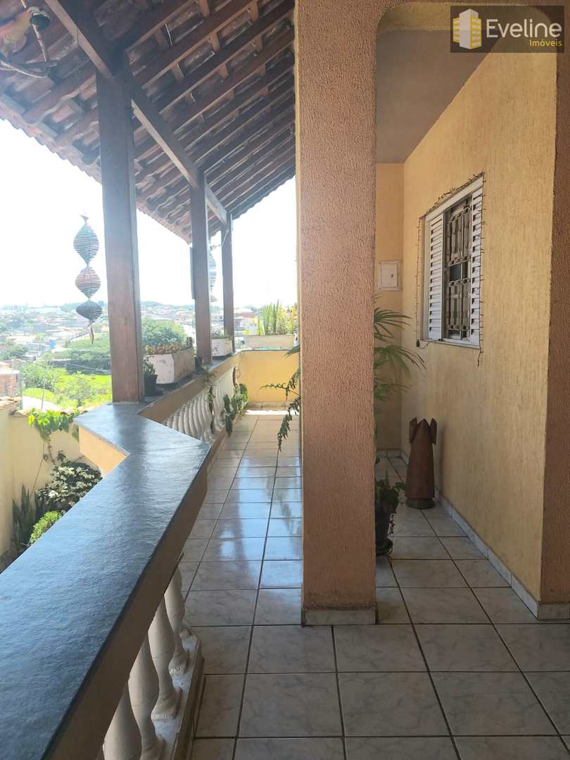 Casa à venda com 4 quartos, 339m² - Foto 5