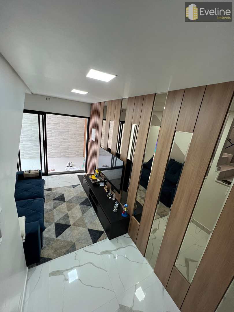 Casa à venda com 2 quartos, 140m² - Foto 1