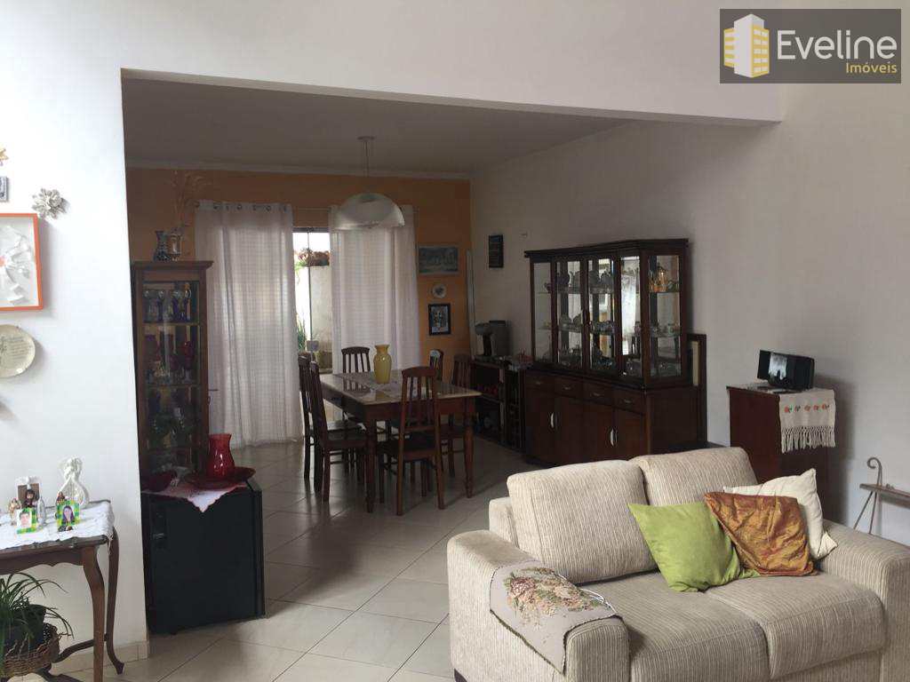 Casa à venda com 3 quartos, 280m² - Foto 6