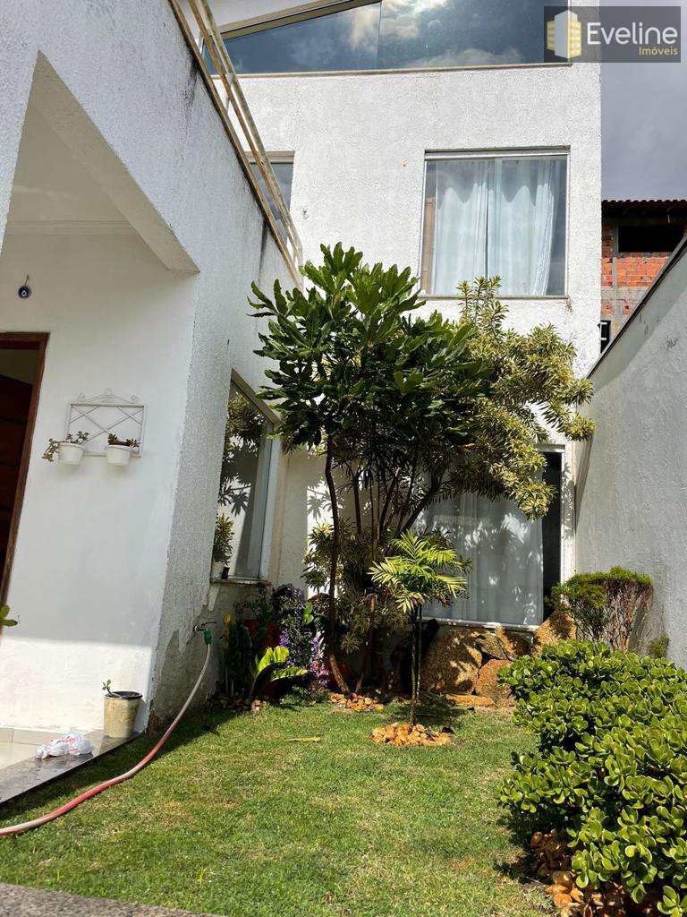 Casa à venda com 3 quartos, 280m² - Foto 2