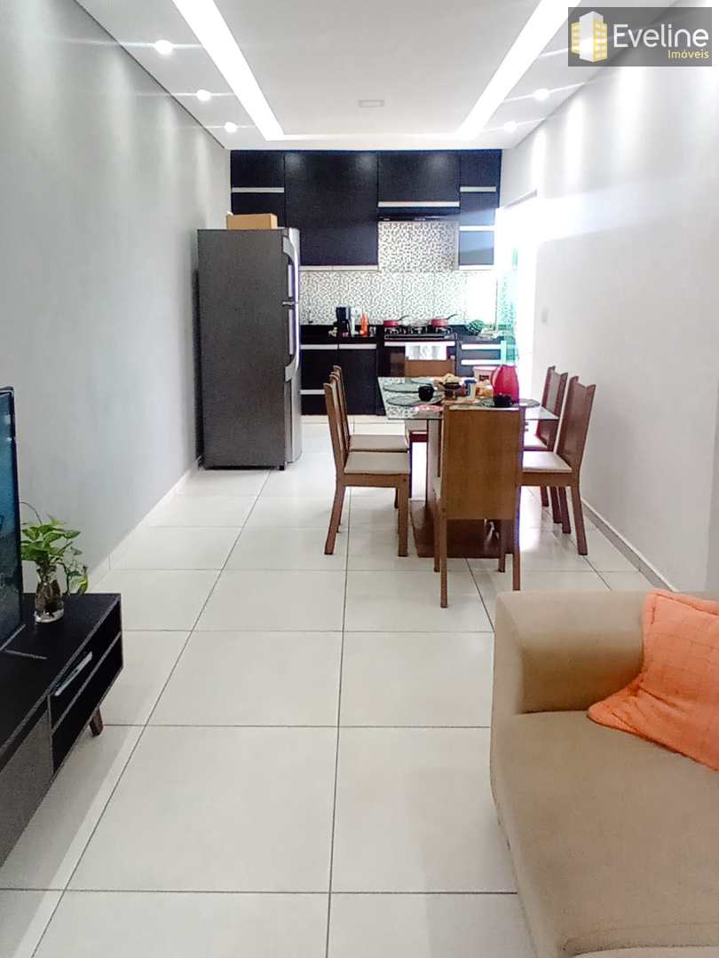 Casa à venda com 2 quartos, 65m² - Foto 4