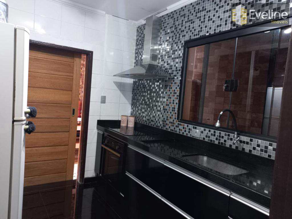 Casa de Condomínio à venda com 3 quartos, 218m² - Foto 1