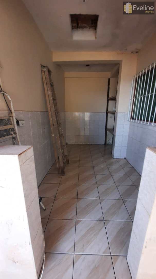 Casa para alugar com 1 quarto, 282m² - Foto 12