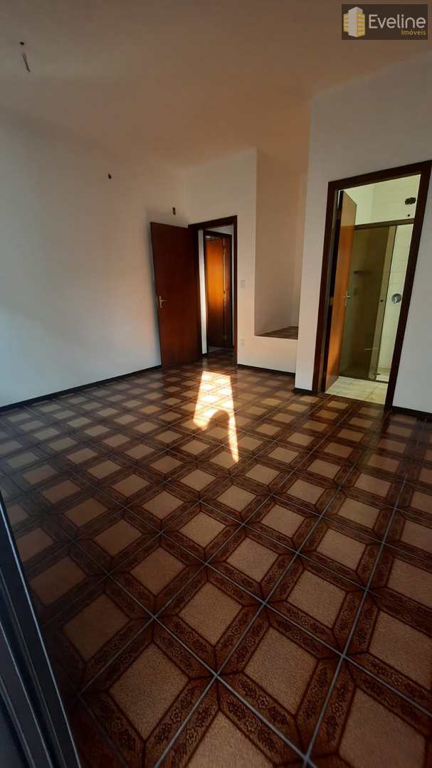 Casa à venda e aluguel com 4 quartos, 236m² - Foto 31