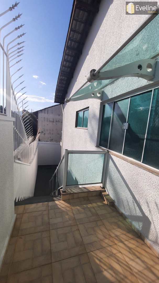 Casa à venda e aluguel com 4 quartos, 236m² - Foto 3