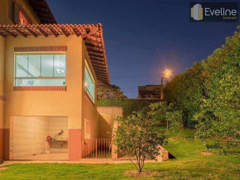 Casa à venda com 3 quartos, 600m² - Foto 1