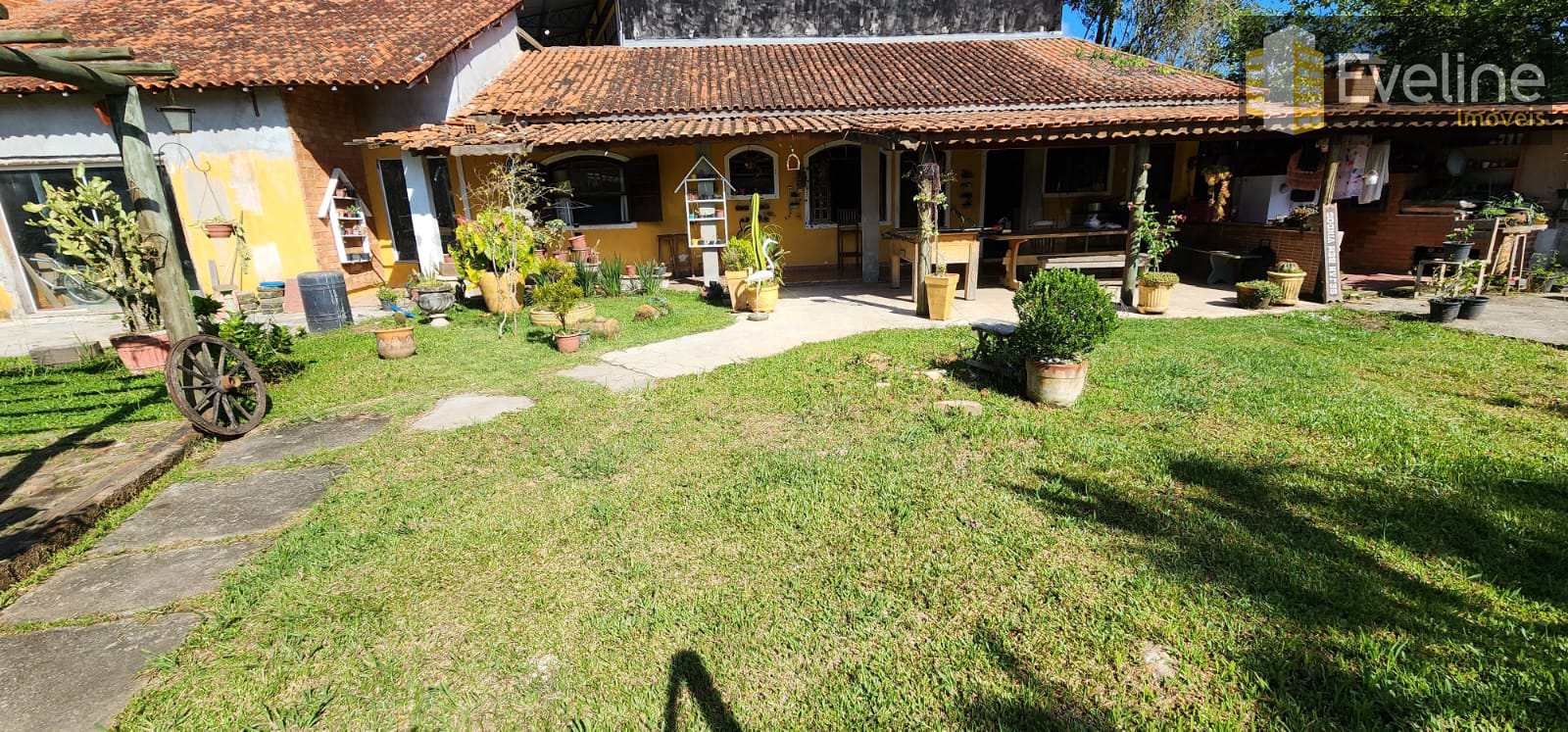 Fazenda à venda com 6 quartos, 2400m² - Foto 1