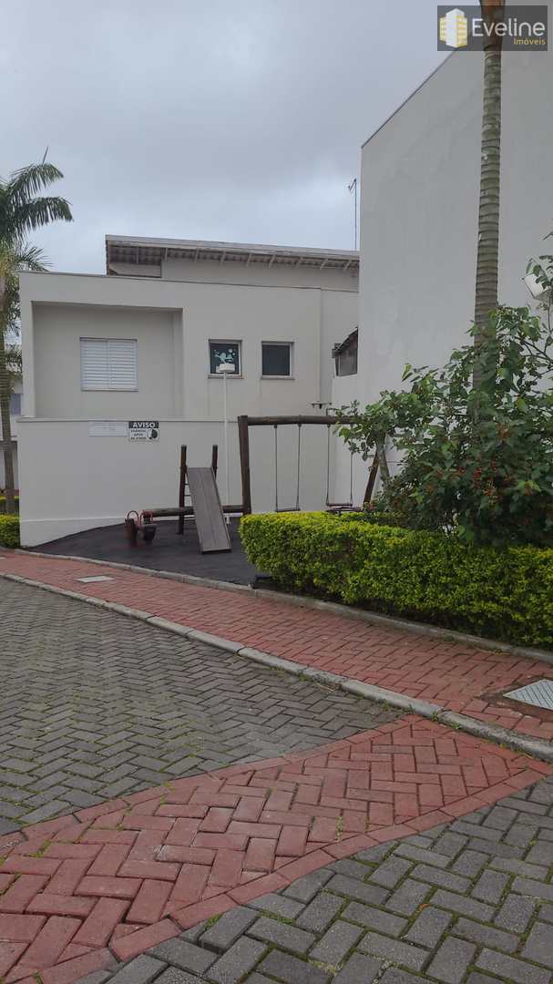 Casa à venda com 2 quartos, 100m² - Foto 15