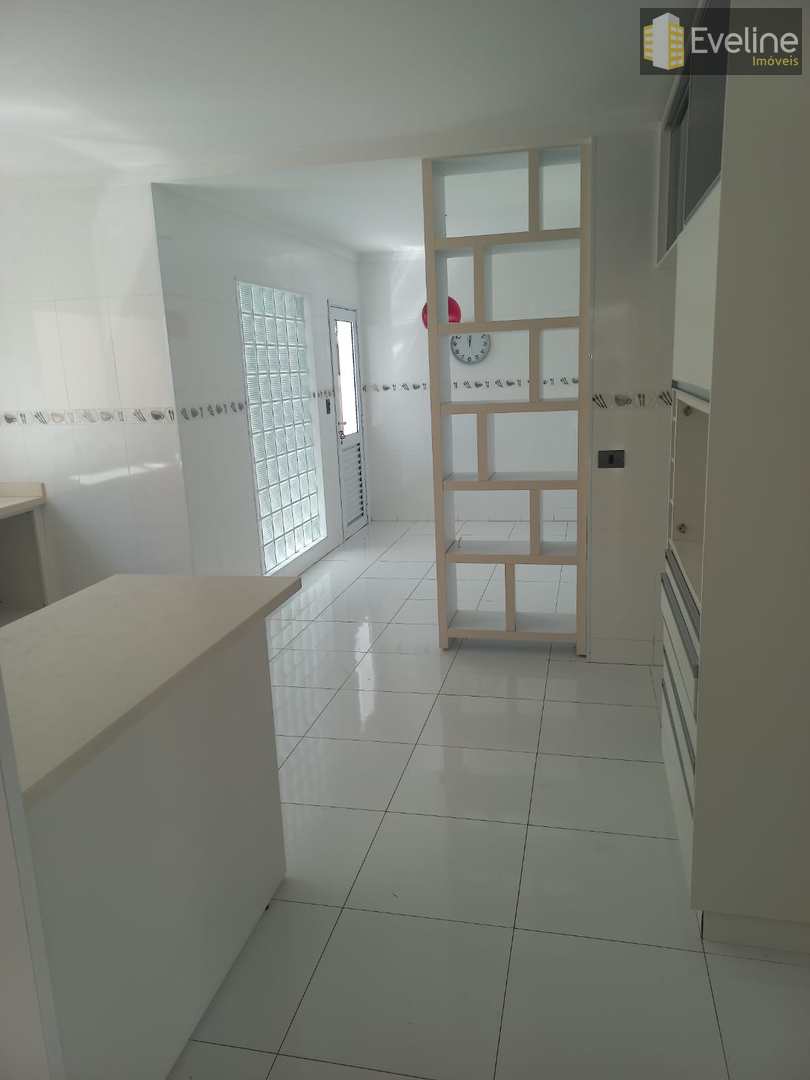 Casa de Condomínio para alugar com 3 quartos, 398m² - Foto 40