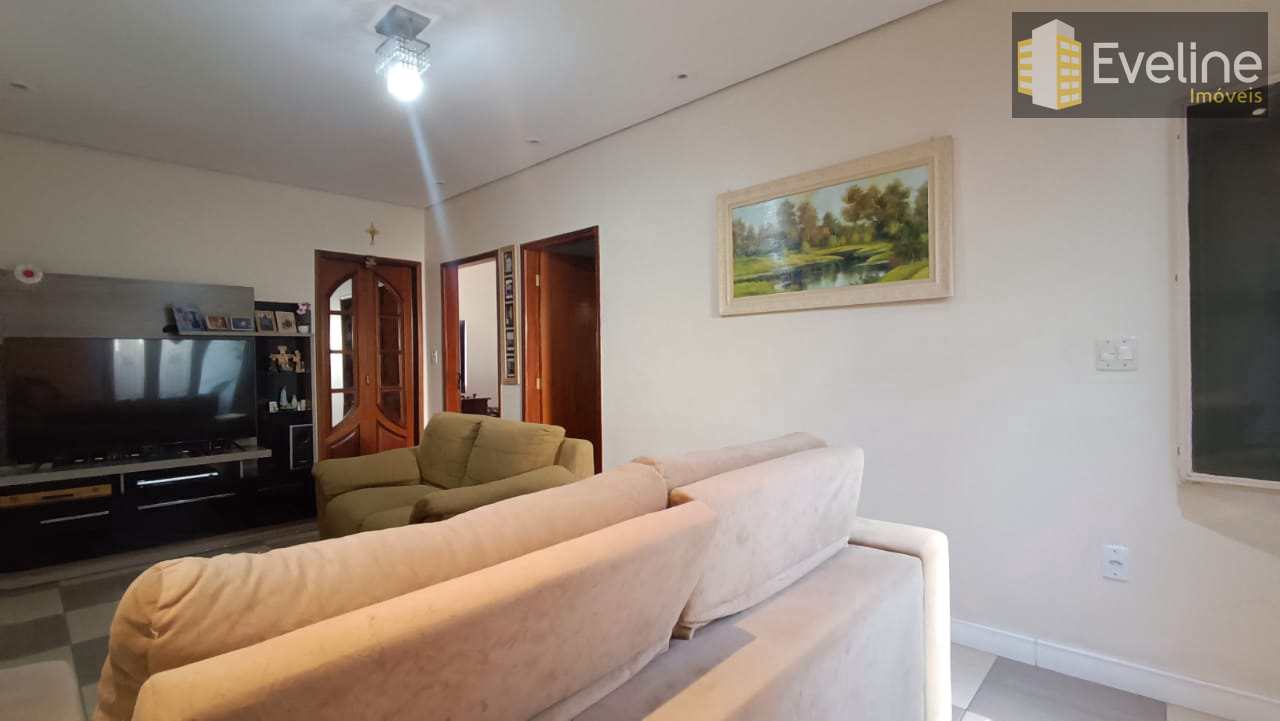 Casa à venda com 3 quartos, 300m² - Foto 3