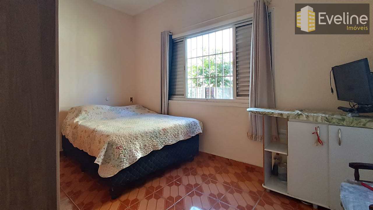 Casa à venda com 3 quartos, 300m² - Foto 12