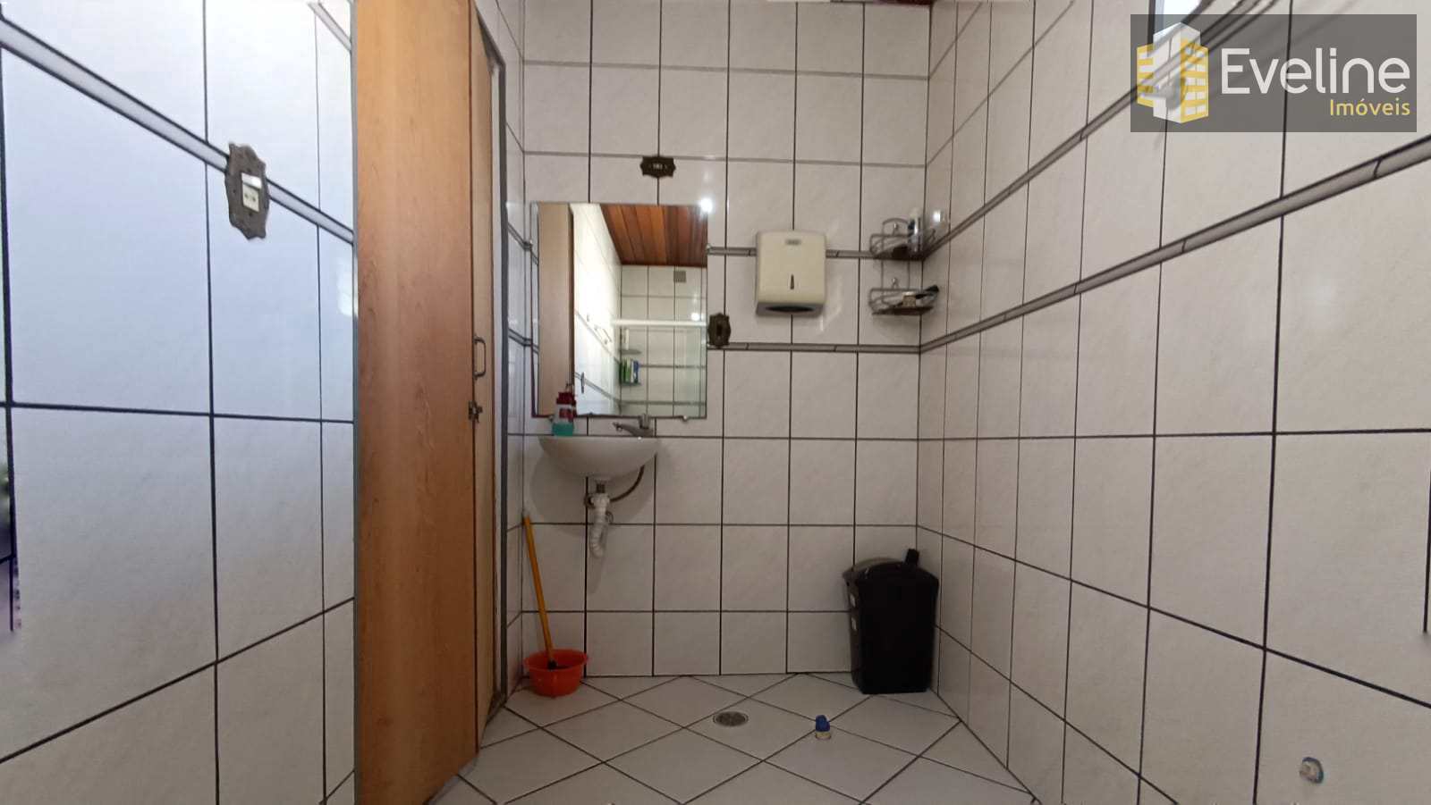 Casa à venda com 3 quartos, 300m² - Foto 26