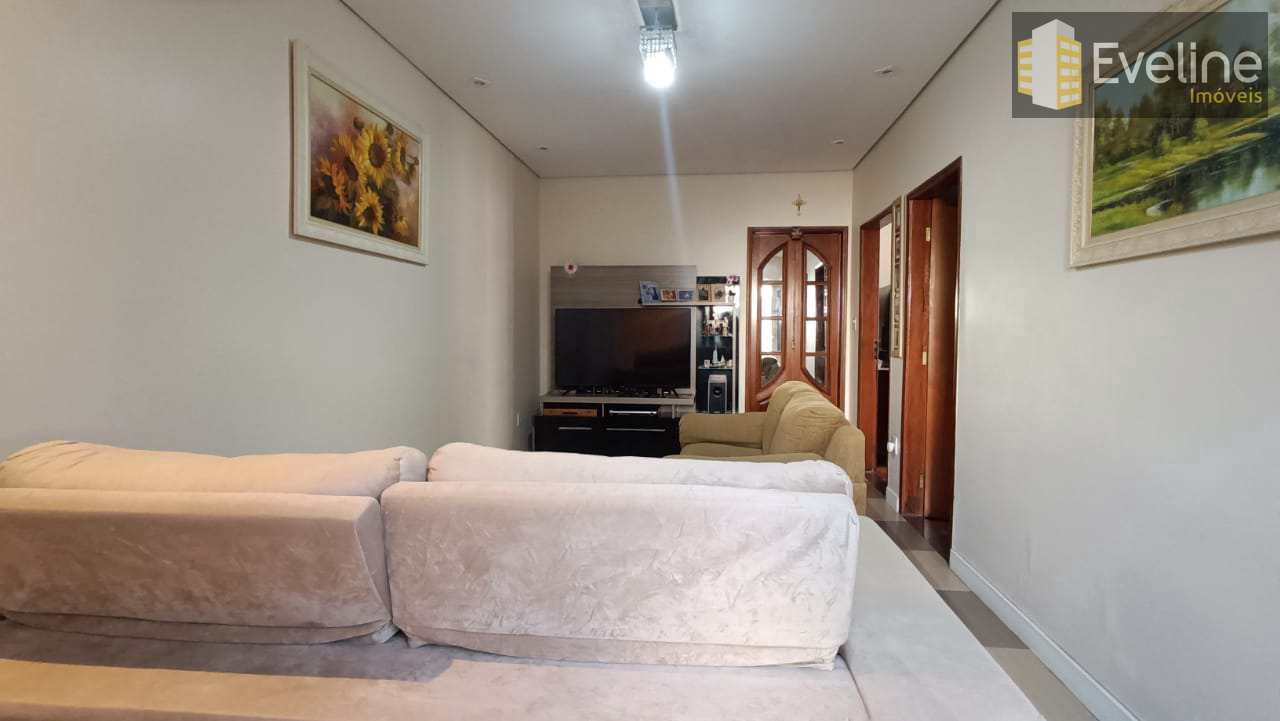 Casa à venda com 3 quartos, 300m² - Foto 2