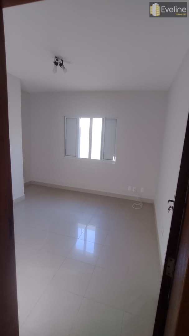 Casa à venda com 3 quartos, 331m² - Foto 29