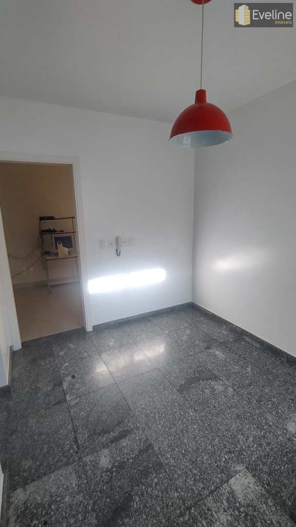 Casa à venda com 3 quartos, 331m² - Foto 21