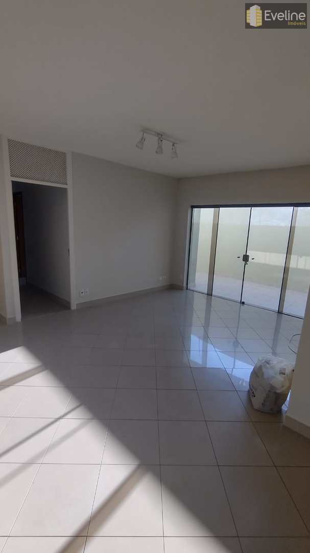 Casa à venda com 3 quartos, 331m² - Foto 7